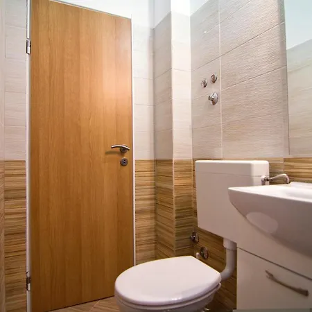 Apartman Donika Komiza