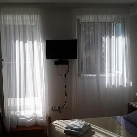 Apartment Donika Komiza