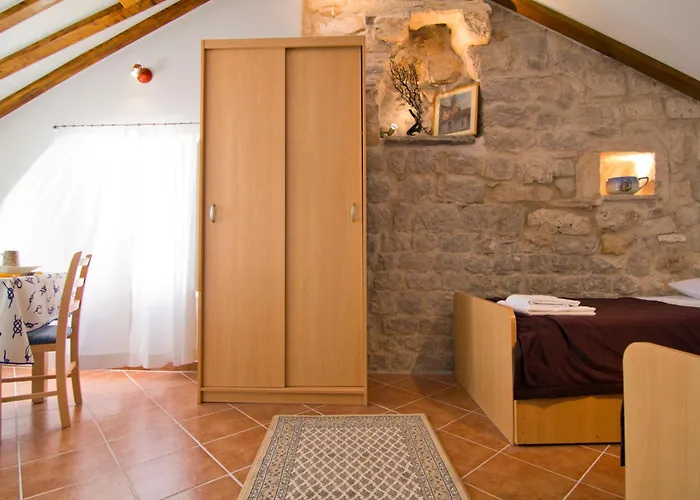 Donika Apartment Komiža