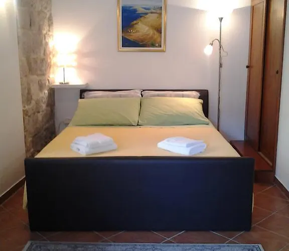 Donika Apartment Komiža