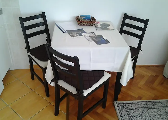 Apartment Donika Komiža