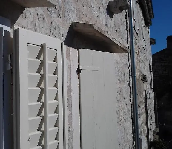 Apartment Donika Komiža